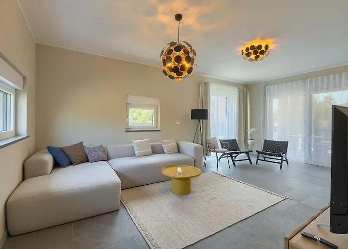 In With Swimming Pool Pula