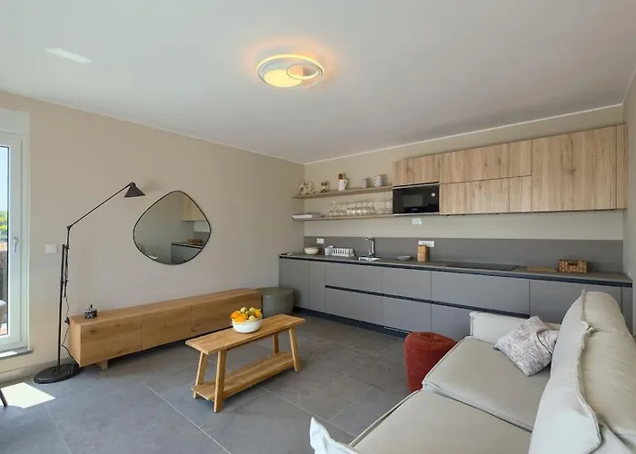 In With Swimming Pool * Pula