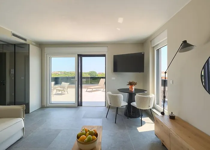 In With Swimming Pool Villa Pula