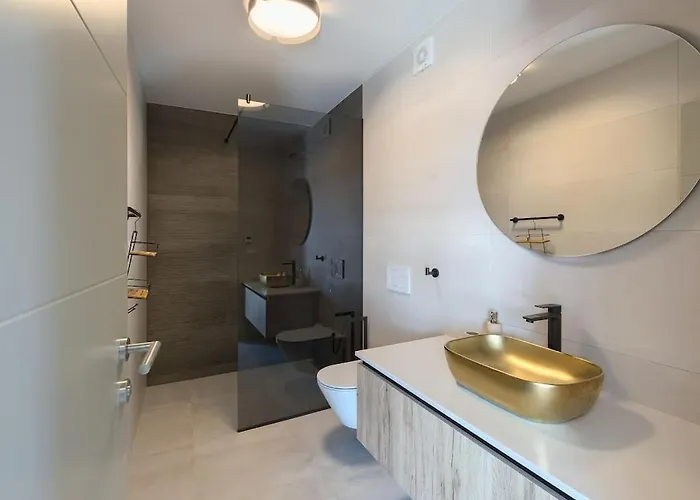 Villa In With Swimming Pool Pula