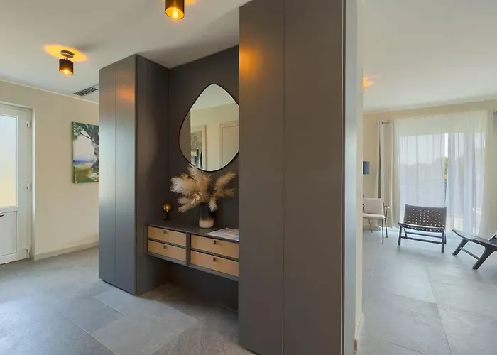 In With Swimming Pool Villa Pula