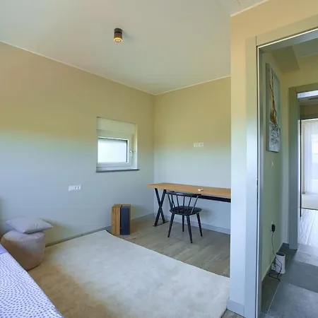 Vila In With Swimming Pool